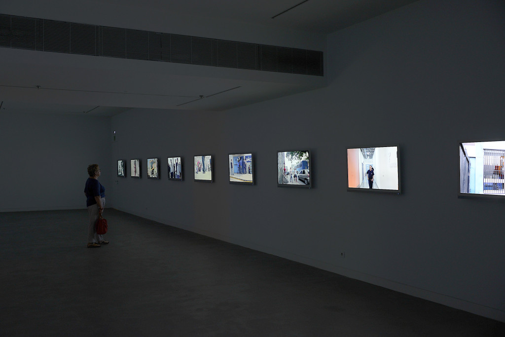 Foto5 de soluciones de Audiovisuales Nunsys en la Exposición de Harun Farocki "Empatía" en la Fundación Antoni Tapies de Barcelona